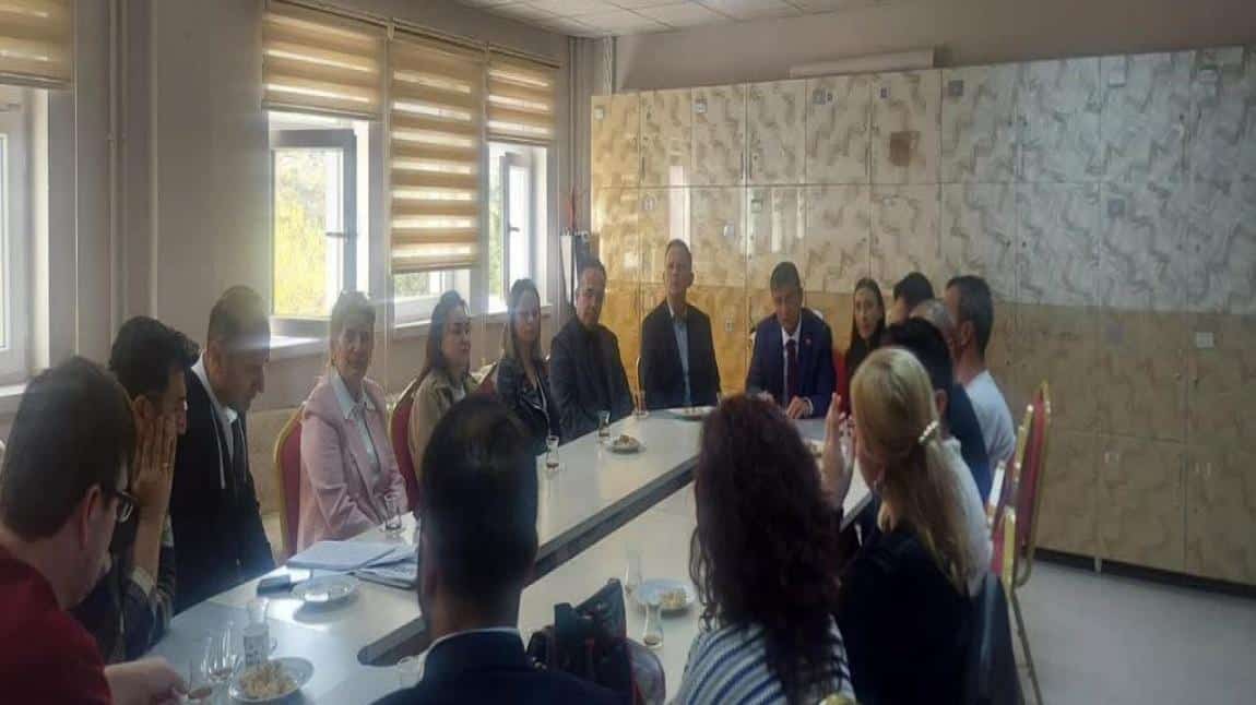 Kızılcahamam İlçe Kaymakamı Sayın Dr. Nuri MEHMETBEYOĞLU' nun Okulumuza Ziyareti